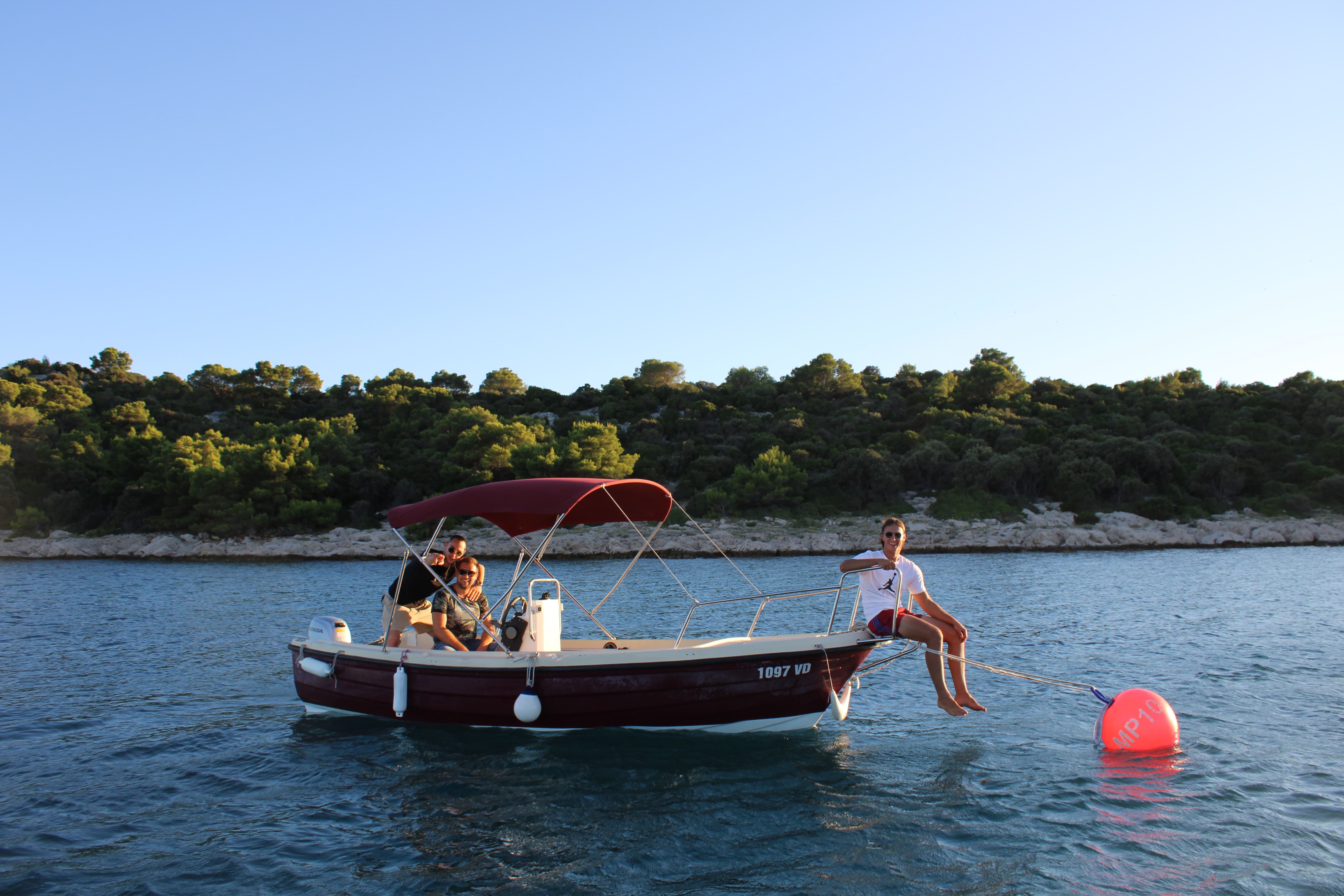 Motorboat rental on Plava plaža, Vodice